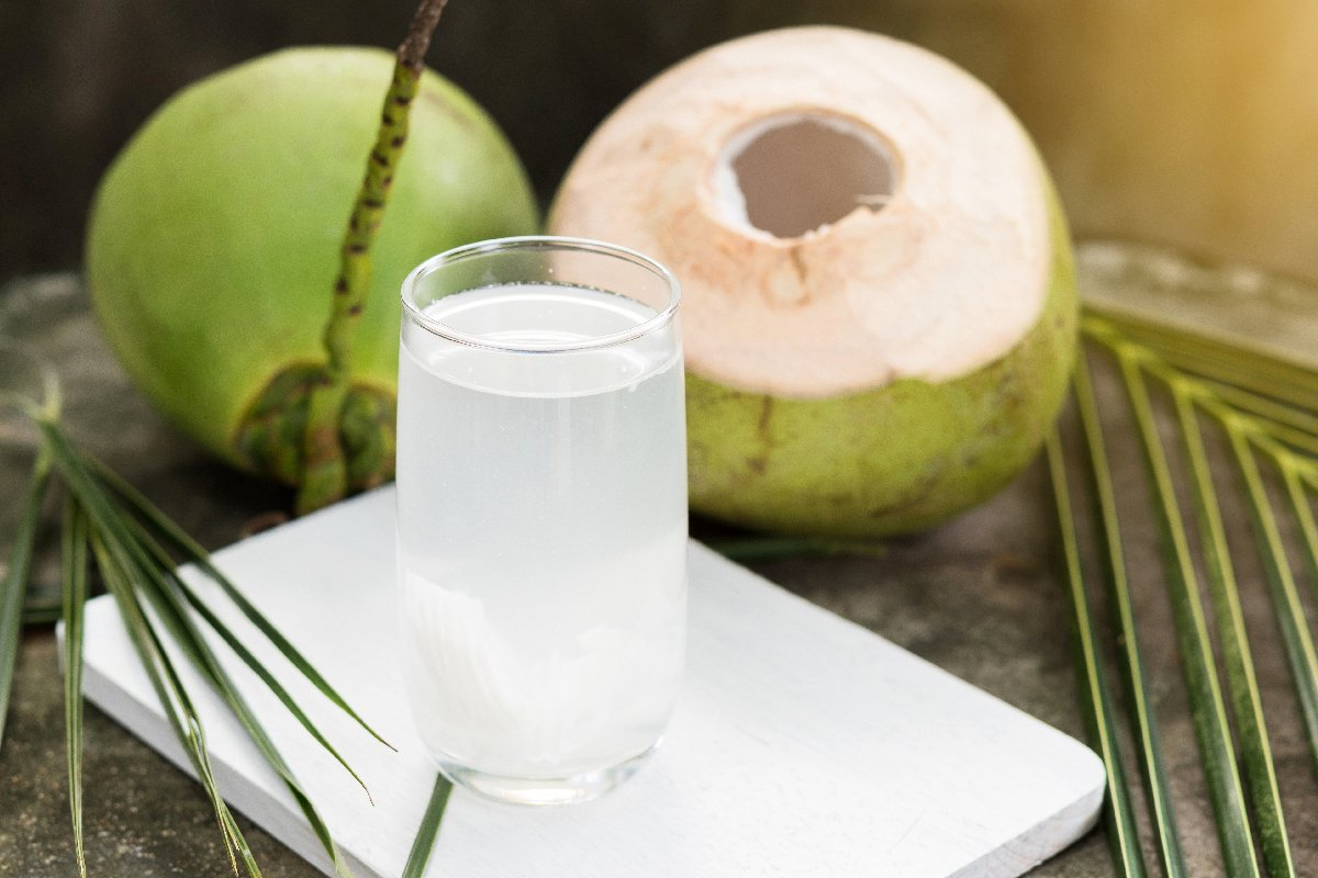 Chữa tiêu chảy bằng nước dừa.
