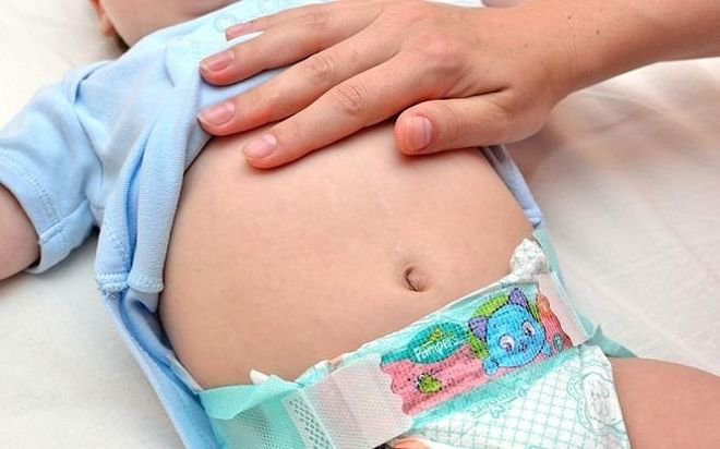 Biểu hiện trẻ bị đầy bụng