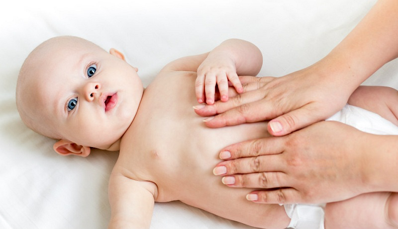 Cách xử lý khi trẻ bị đầy bụng