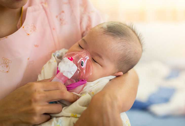 Điều trị viêm tiểu phế quản tại nhà hoặc tại viện tùy thuộc vào tình trạng bệnh